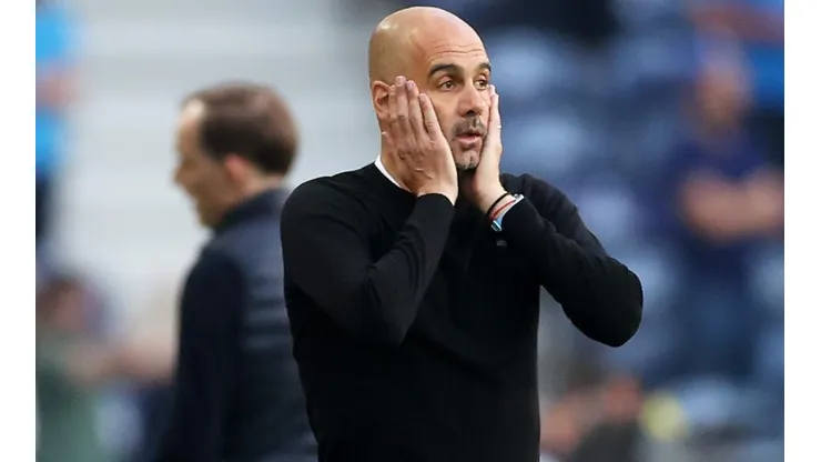 Pep Guardiola durante un encuentro con Manchester City.