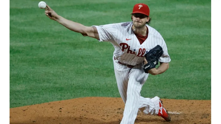 Aaron Nola escribió su nombre en los libros de récords de la MLB (Getty Images)