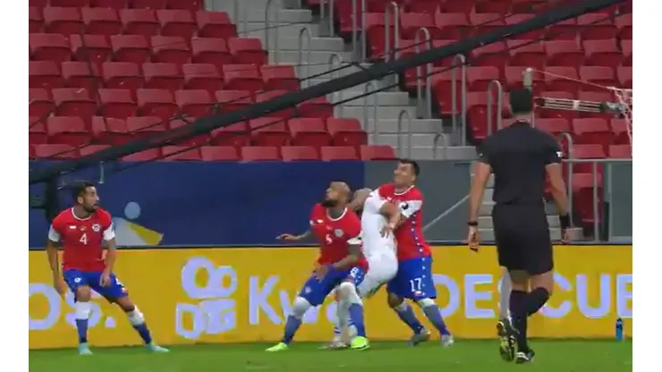 El penal de Gary Medel.