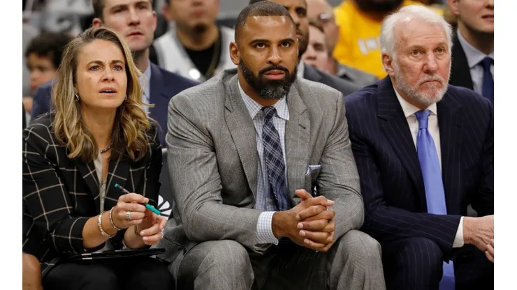 Becky Hammon, Ime Udoka y Gregg Popovich