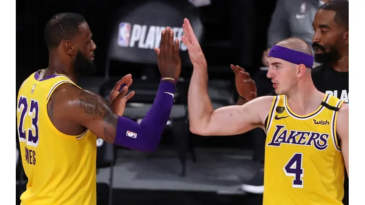 LeBron James y Alex Caruso