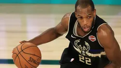 Khris Middleton es el jugador número 11 que se une al equipo (Getty Images)
