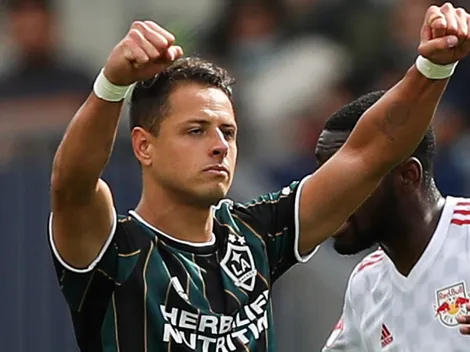 ¿Chicharito rechazó a la prensa para no hablar del Tri?