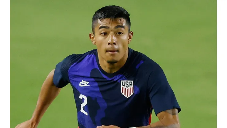 Julián Araujo acumula un partido amistoso con USMNT