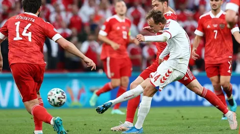 El golazo de Damsgaard para el 1-0 de Dinamarca.