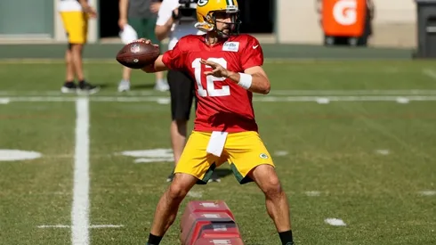 Aaron Rodgers entrenando en Green Bay Packers