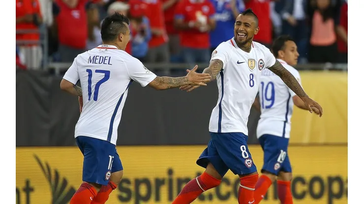 Gary Medel y Arturo Vidal, en problemas.