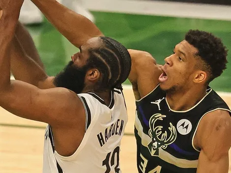Video: Harden explota por el eterno ritual de Giannis en tiros libres