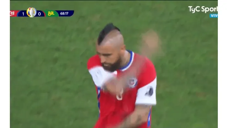 Video: a Vidal lo sacaron y se fue de la cancha totalmente enojado