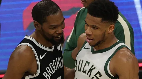 Kevin Durant y Giannis Antetokounmpo en NBA Playoffs