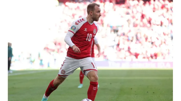 Christian Eriksen durante un encuentro con Dinamarca.