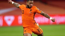 Memphis Depay durante un partido con Holanda.