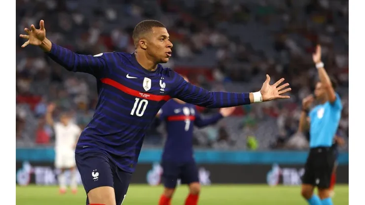 Kylian Mbappé durante un encuentro con Francia.