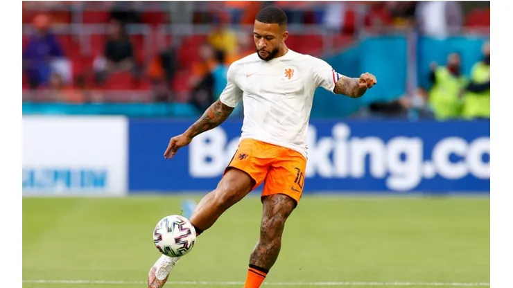 Memphis Depay durante un encuentro con Holanda.
