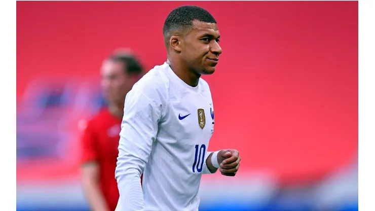 Kylian Mbappé durante un encuentro con Francia.