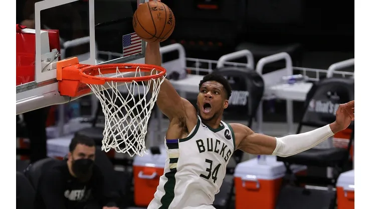 Giannis fue imparable en el game 4.