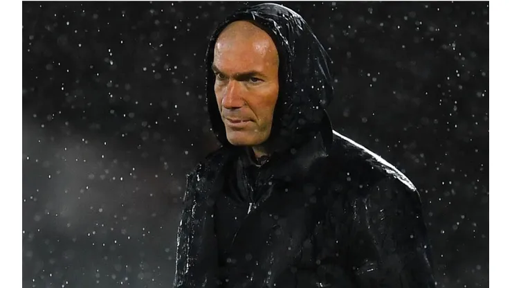 Zinedine Zidane durante un encuentro Real Madrid.