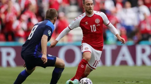 La foto de Eriksen saliendo de la cancha que le da optimismo al mundo entero