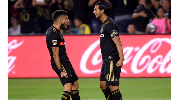 Diego Rossi y Carlos Vela