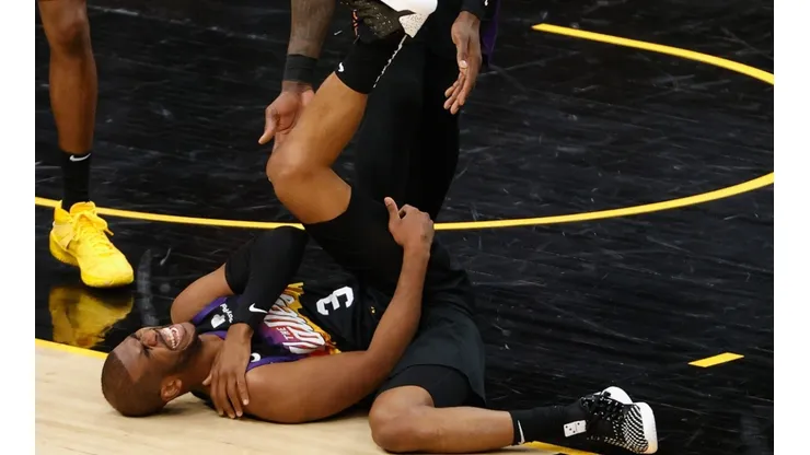 Chris Paul se lesionó ante Lakers.
