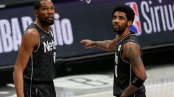 Kevin Durant y Kyrie Irving (Foto: Getty)