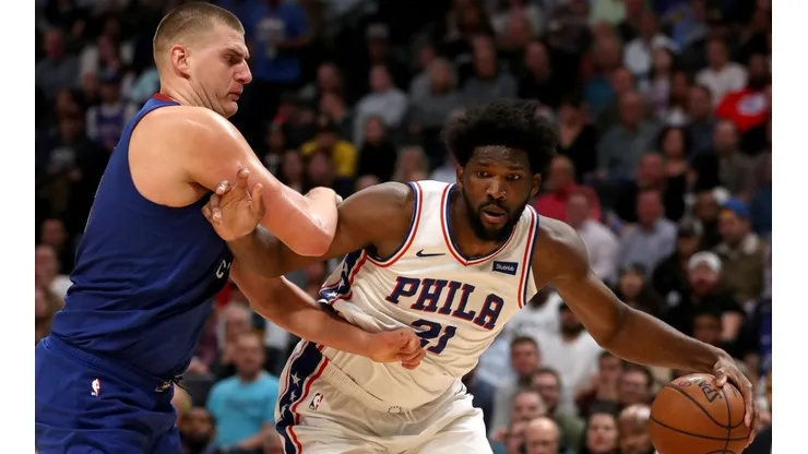 Nikola Jokic y Joel Embiid