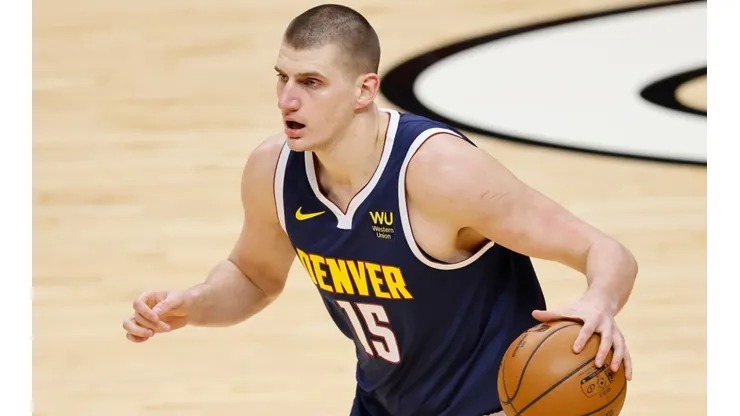 Nikola Jokic dejó un promedio de 26.4 puntos por partido (Getty Images)