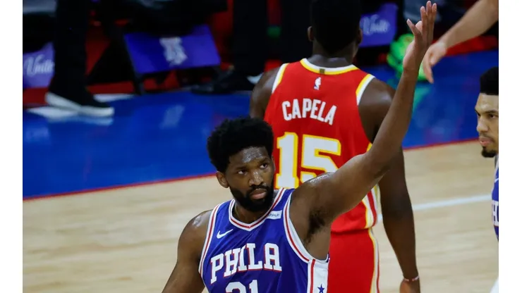 Joel Embiid fue la figura.