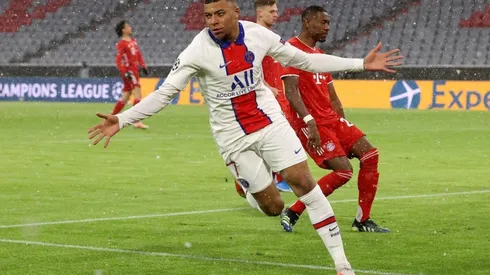 Kylian Mbappé marcándole un gol a Bayern Munich.