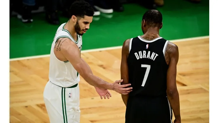 Kevin Durant y Jayson Tatum. (Foto: Getty)