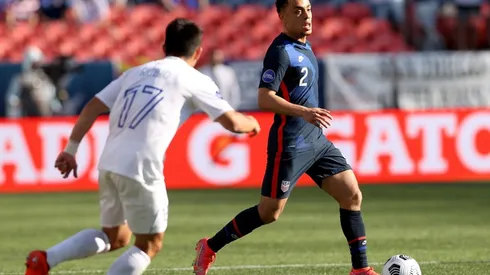 Sergiño Dest ante Honduras