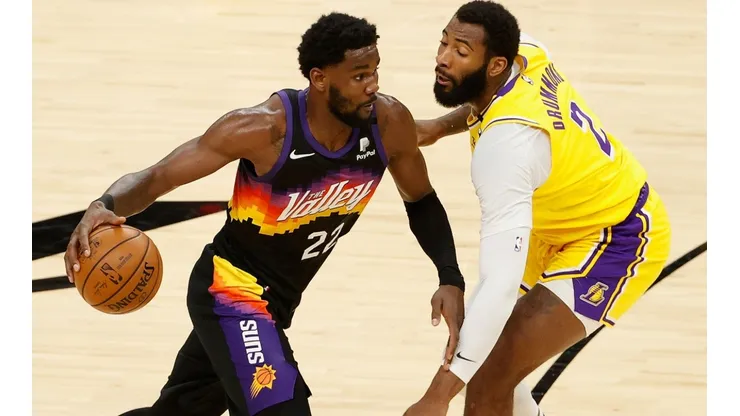 Deandre Ayton ante Lakers. (Foto: Getty)