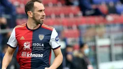 Diego Godín durante un encuentro con Cagliari.