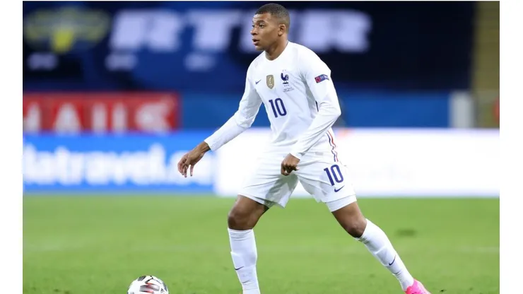 Kylian Mbappé durante un encuentro con Francia.