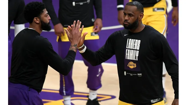 Anthony Davis y LeBron James comandarán el futuro de los Lakers