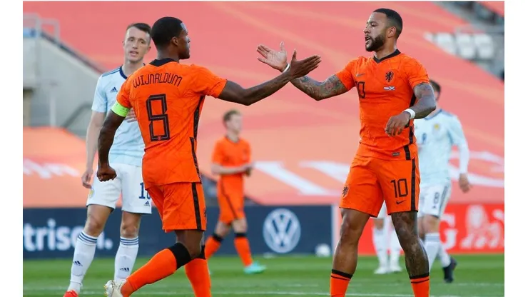 Memphis Depay y Georgino Wijnaldum con Holanda.