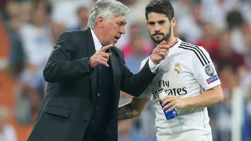 Carlo Ancelotti e Isco durante un entrenamiento con Real Madrid.