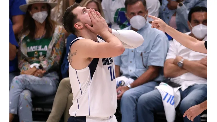 Luka Doncic, Frustrado y dolorido. (Foto: Getty)