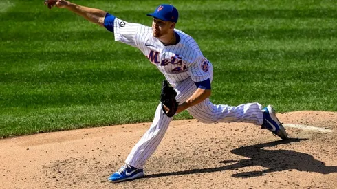 Apenas en el primer inning, deGrom lanzó 10 pitcheos sobre las 100 millas (Getty Images)