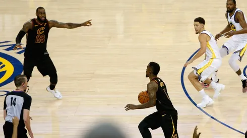 LeBron James y JR Smith en el juego 1 de las finales. (Foto: Getty)