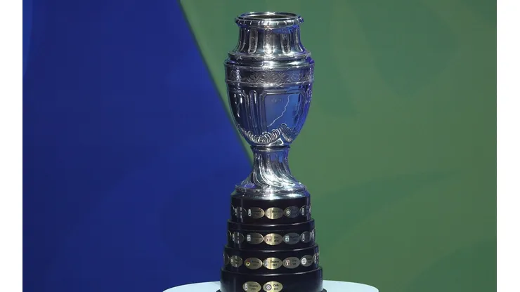 El trofeo de la Copa América espera por un nuevo dueño.