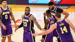 Kyle Kuzma, LeBron James, Dennis Schröder, Mark Gasol y Anthony Davis