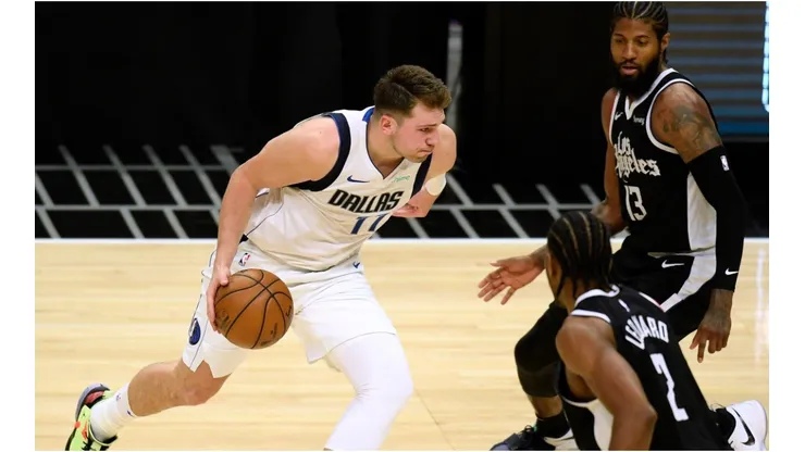 Luka Doncic, Kawhi Leonard y Paul George (Foto: Getty)