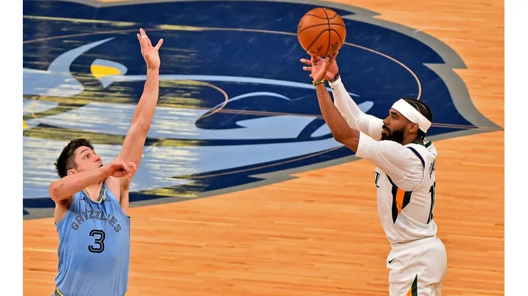 Mike Conley, figura con siete triples. (Foto: Getty)