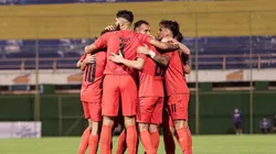 El festejo de los jugadores de Libertad.