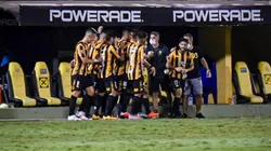 El festejo de los jugadores de Guaraní.