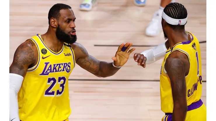 LeBron James y Kentavious Caldwell Pope