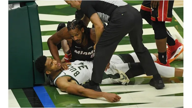 Giannis Antetokounmpo y Trevor Ariza (Foto: Getty)
