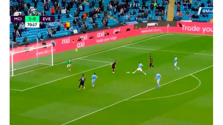 Video: Agüero se paseó a la defensa del Everton y marcó un gol histórico