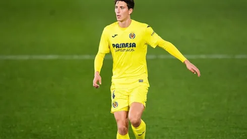 Pau Torres, durante un encuentro con Villarreal.
